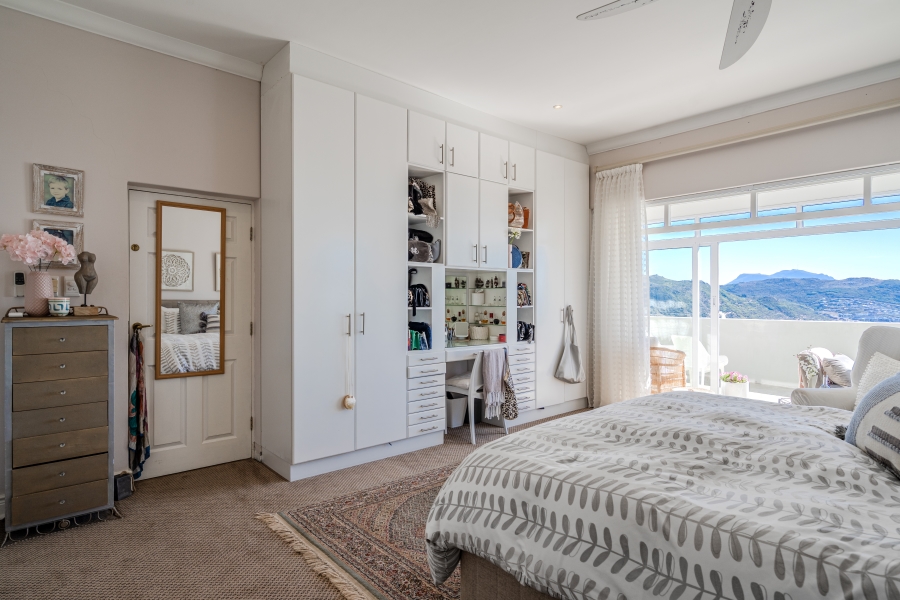 4 Bedroom Property for Sale in Simons Kloof Western Cape